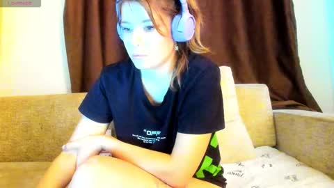 Snapshot of evasunshine18 chatting on 09-13-25, 11:54 Eva online show from 09-13-25, 11:54