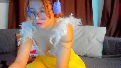 Snapshot of evasunshine18 chatting on 10-01-25, 07:36 Eva online show from 10-01-25, 07:36