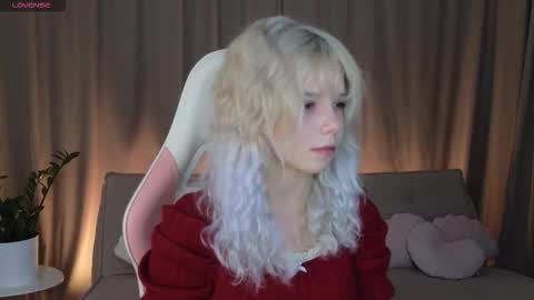 Snapshot of evasway chatting on 10-21-25, 12:28 Eva online show from 10-21-25, 12:28