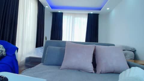  EVA LUNA online show from 10-20-25, 06:19