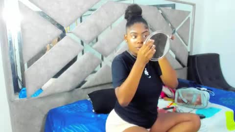 Eva And Emmanuel online show from 03-18-26, 01:03