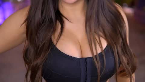 Snapshot of evazane chatting on 01-04-25, 01:10 Eva online show from 01-04-25, 01:10