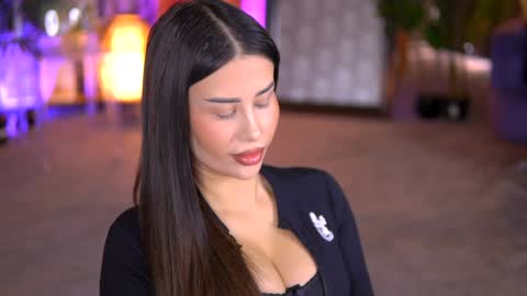 Snapshot of evazane chatting on 01-09-25, 08:34 Eva online show from 01-09-25, 08:34