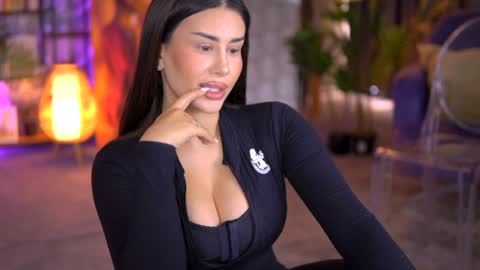 Snapshot of evazane chatting on 01-09-25, 11:36 Eva online show from 01-09-25, 11:36