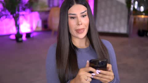 Snapshot of evazane chatting on 01-15-25, 11:00 Eva online show from 01-15-25, 11:00