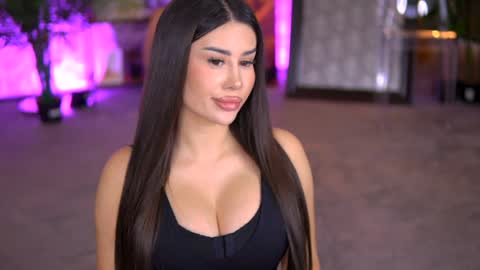Snapshot of evazane chatting on 01-15-25, 02:02 Eva online show from 01-15-25, 02:02