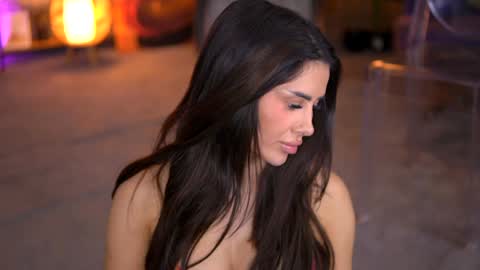 Snapshot of evazane chatting on 01-20-25, 05:16 Eva online show from 01-20-25, 05:16