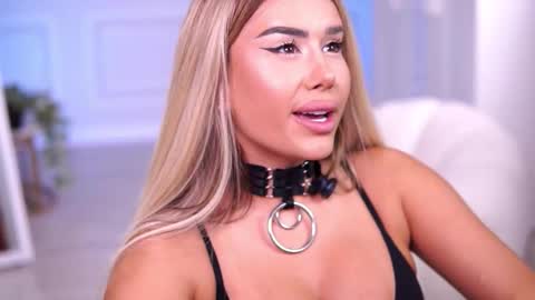 Eva online show from 10-22-25, 07:02