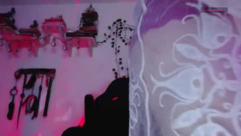 Eve Blue  friends. IG eve blue77 TW EveBlue 1 OF eveblue7 online show from 02-19-26, 02:29