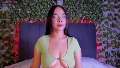 E V E L I N online show from 09-28-25, 09:53