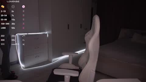 Evelina online show from 10-08-25, 03:20