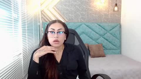 Eveline  online show from 02-21-25, 07:54
