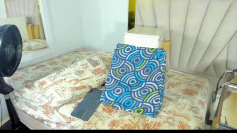 Snapshot of evelonga_707 chatting on 01-21-25, 10:30 DAYANITA online show from 01-21-25, 10:30