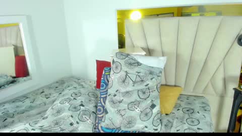 Snapshot of evelonga_707 chatting on 01-25-25, 10:18 DAYANITA online show from 01-25-25, 10:18