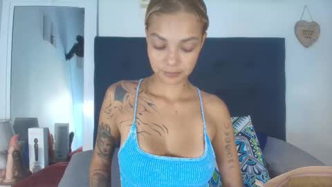 Snapshot of evelonga_707 chatting on 09-30-25, 12:21 DAYANITA online show from 09-30-25, 12:21