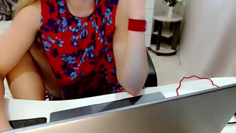 evelove online show from 10-14-25, 05:08