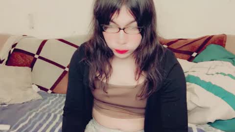 Snapshot of evelyn420521 chatting on 01-12-25, 06:16 evelyn420521 online show from 01-12-25, 06:16