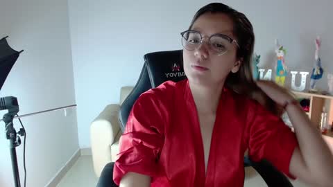 Evelyn online show from 12-04-24, 01:20