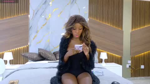 E V E L Y N  online show from 11-20-25, 01:11