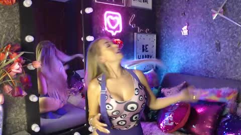 EvelynaGrey online show from 12-13-24, 06:21