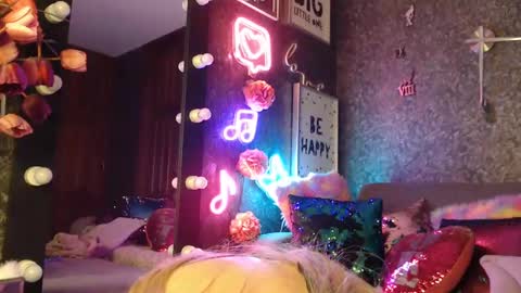 EvelynaGrey online show from 12-15-24, 08:30