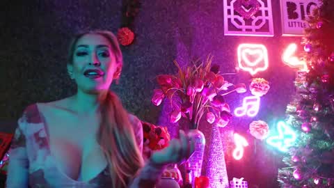 EvelynaGrey online show from 12-19-24, 07:40