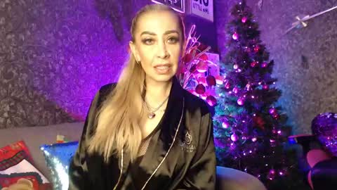 EvelynaGrey online show from 12-29-24, 01:13