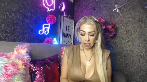 EvelynaGrey online show from 01-25-25, 07:28