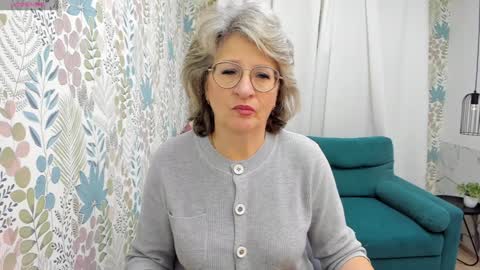 Snapshot of evelynblissful chatting on 12-02-24, 05:04 Evelyn online show from 12-02-24, 05:04