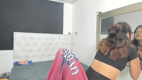 Evelyne online show from 01-13-26, 04:07