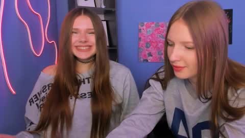 Snapshot of evelynlovelyy chatting on 03-20-26, 12:10 evelynlovelyy online show from 03-20-26, 12:10