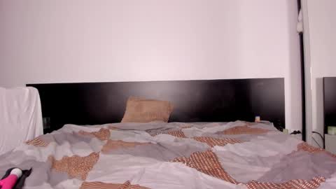 Snapshot of evelynneshawn chatting on 10-17-25, 09:50 Evelyne online show from 10-17-25, 09:50