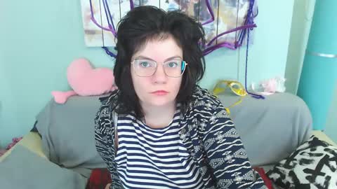 Snapshot of everly_rays chatting on 12-14-24, 01:39 Everly online show from 12-14-24, 01:39