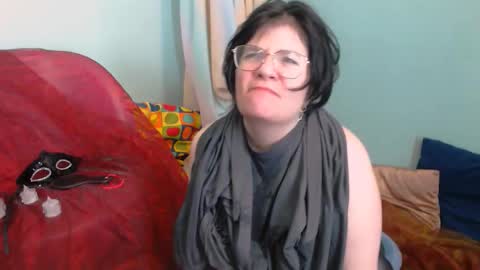 Everly online show from 12-15-25, 05:23