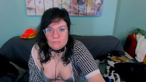 Everly online show from 04-02-26, 07:06