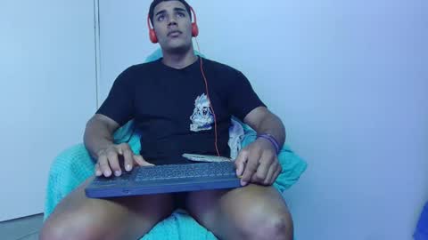 Snapshot of evessinn chatting on 02-16-25, 08:55 luis online show from 02-16-25, 08:55