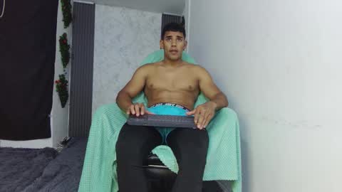 Snapshot of evessinn chatting on 12-20-25, 02:29 luis online show from 12-20-25, 02:29