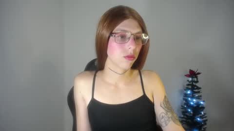 Snapshot of evi_kitty chatting on 12-30-24, 02:53 Evi online show from 12-30-24, 02:53