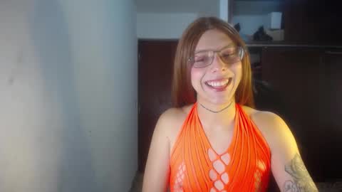 Snapshot of evi_kitty chatting on 11-15-25, 11:10 Evi online show from 11-15-25, 11:10