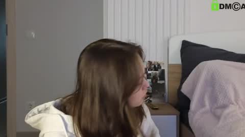 evi_woow online show from 02-10-25, 09:36