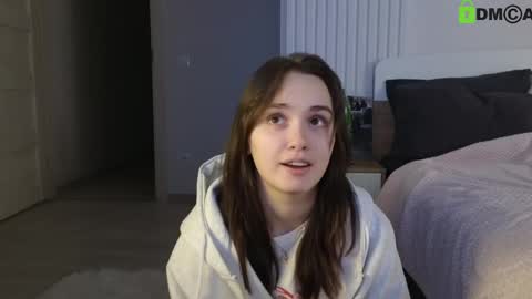 evi_woow online show from 02-12-25, 09:43