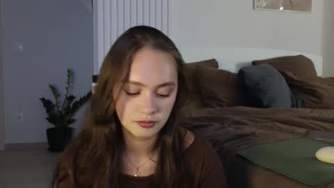 evi_woow online show from 09-10-25, 09:04