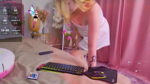 Snapshot of evie_val chatting on 09-08-25, 04:39 evie_val online show from 09-08-25, 04:39
