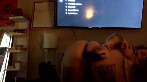 Snapshot of evilstwins chatting on 12-20-25, 12:56 Evil twins online show from 12-20-25, 12:56