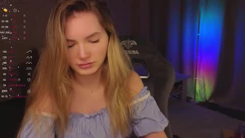 Snapshot of evilyn_next_door chatting on 11-27-25, 11:34 Evelyn online show from 11-27-25, 11:34