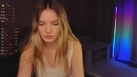 Snapshot of evilyn_next_door chatting on 11-30-25, 11:58 Evelyn online show from 11-30-25, 11:58