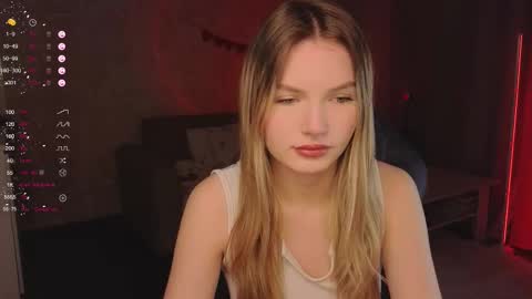 Snapshot of evilyn_next_door chatting on 12-16-25, 11:59 Evelyn online show from 12-16-25, 11:59