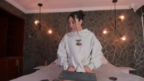 EVOLETTE ANGELS online show from 09-16-25, 09:27