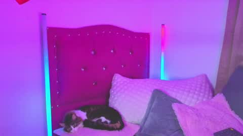 EVY online show from 09-30-25, 01:21