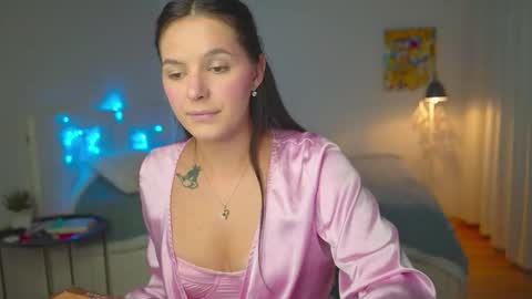 Snapshot of ewelynscott chatting on 10-19-25, 05:13 ewelynscott online show from 10-19-25, 05:13